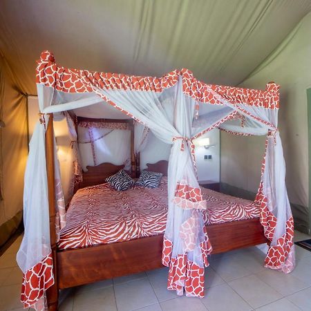 Lake Naivasha Crescent Camp ภายนอก รูปภาพ